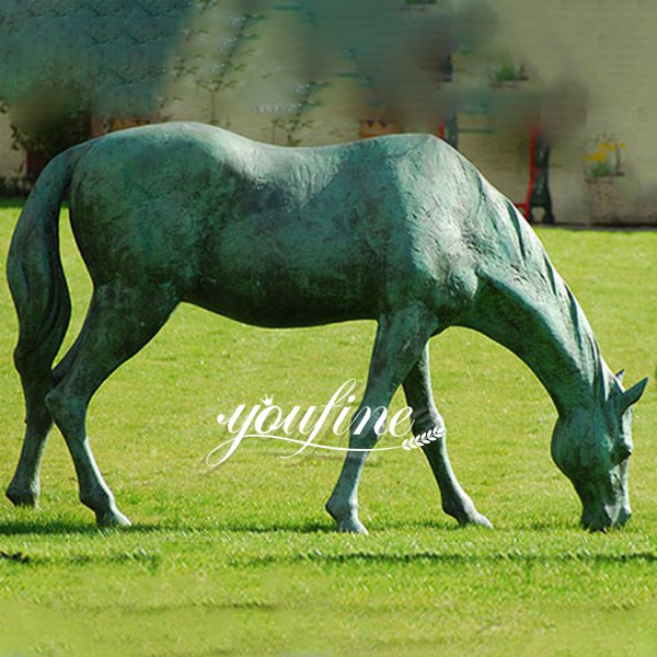 Outdoor bronze eating grass standing horse sculptures for garden