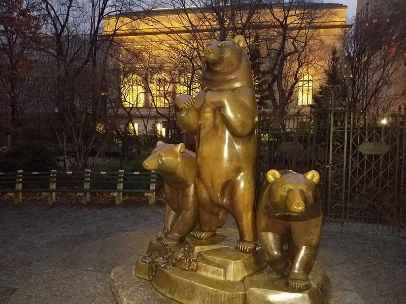 bronze bear statue – YouFine Sculpture